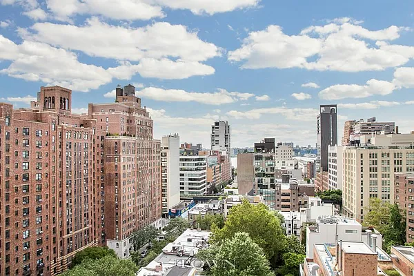 Sold by Town Residential | media 22