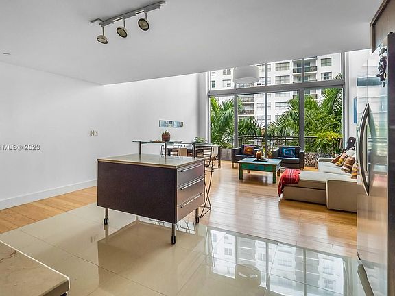 3rd image of 6000 Collins Ave APT 507