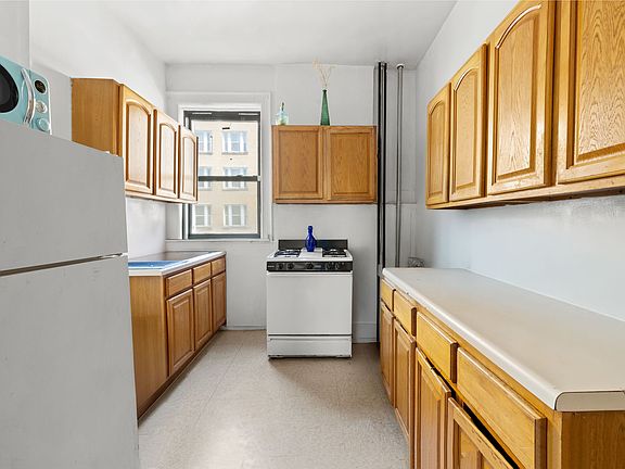 5th image of 3090 38th St APT 1R