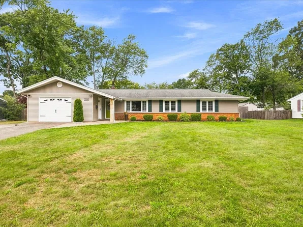 110 Crane Rd, Brockton, MA 02302