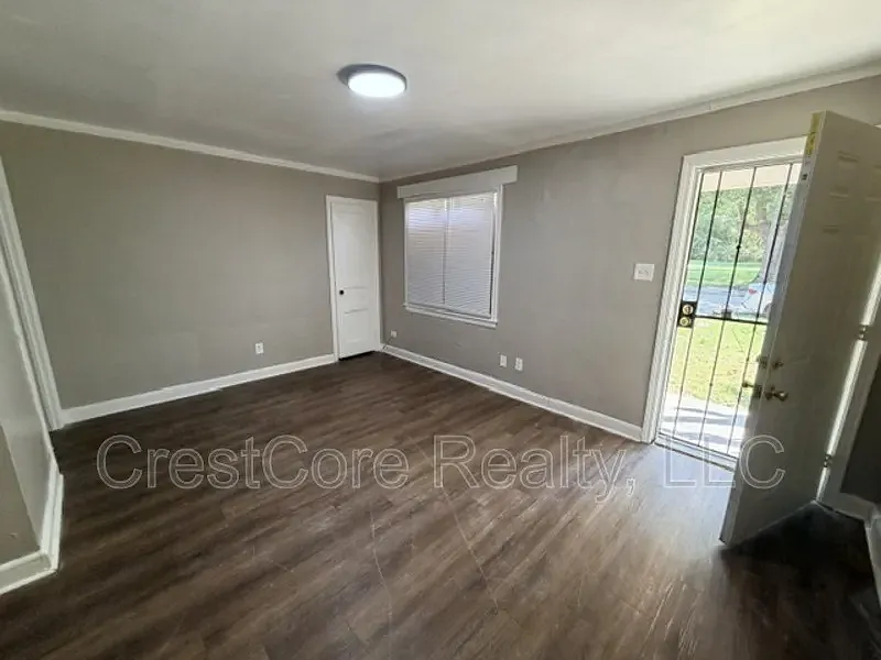 2 bed, 732 sqft, $695 — Photo 2
