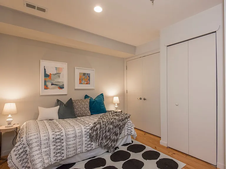 1200 Walnut St — Photo 28