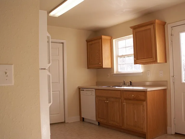 120 Cardinal Ct #C — Photo 4