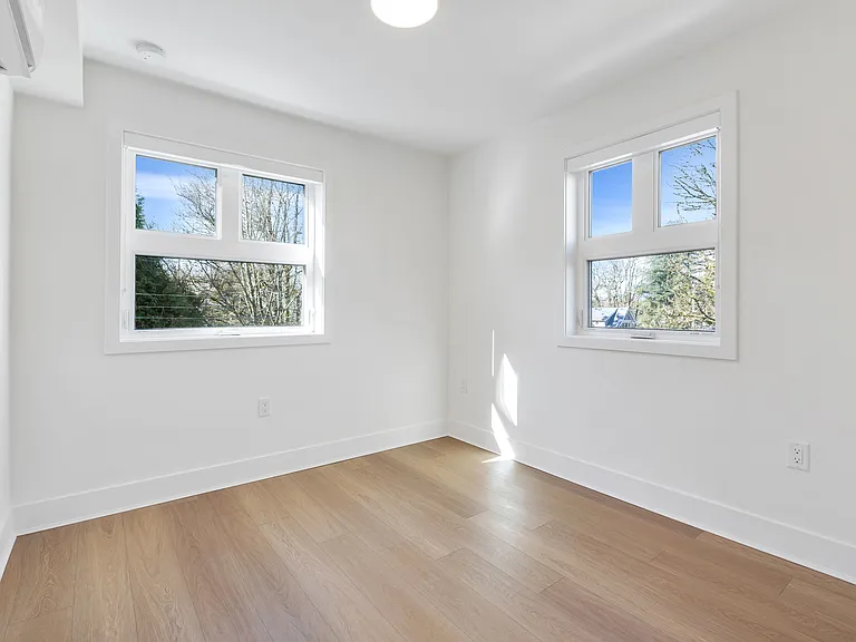 4575 Granville St — Photo 19