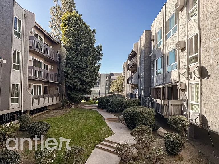 9011 Tobias Ave #Z140 — Photo 14
