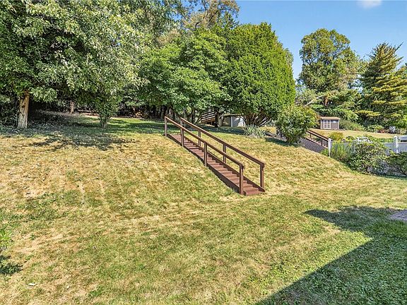 4th image of 4009 Fleetwood Dr