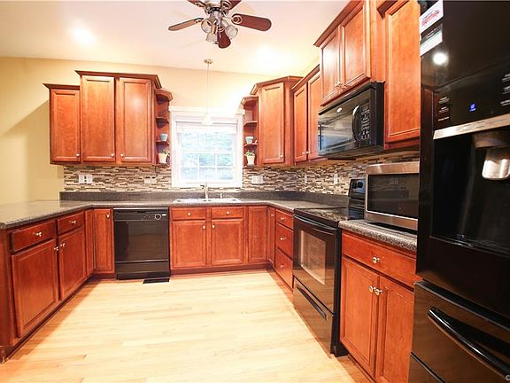 4th image of 9807 Kendelwick Dr
