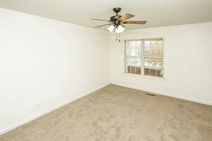 515 Candlewick Ct — Photo 8