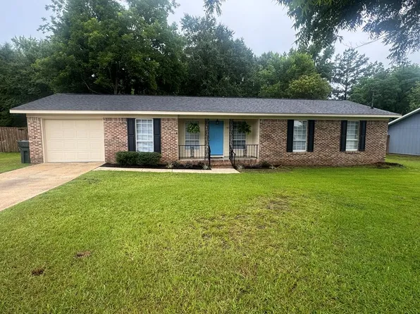 1905 Shamrock Rd, Dothan, AL 36301