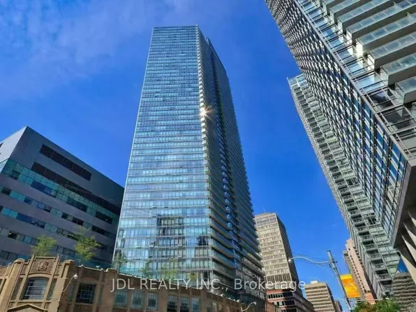 832 Bay St, Toronto, ON