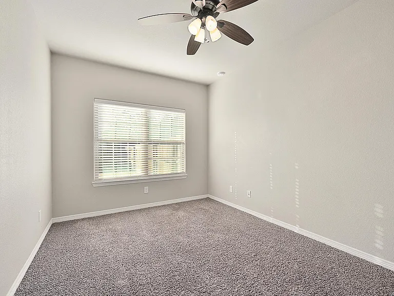 401 Ash St #B — Photo 32
