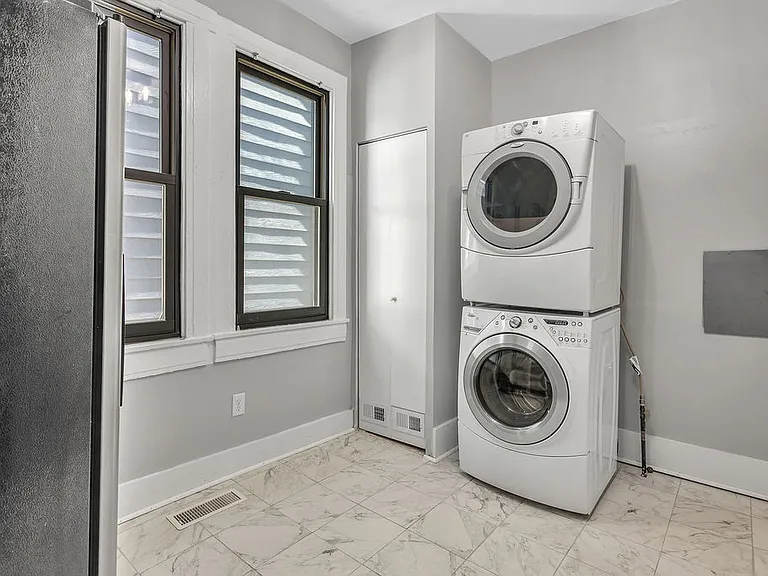 139 S 8th St #137 — Photo 24