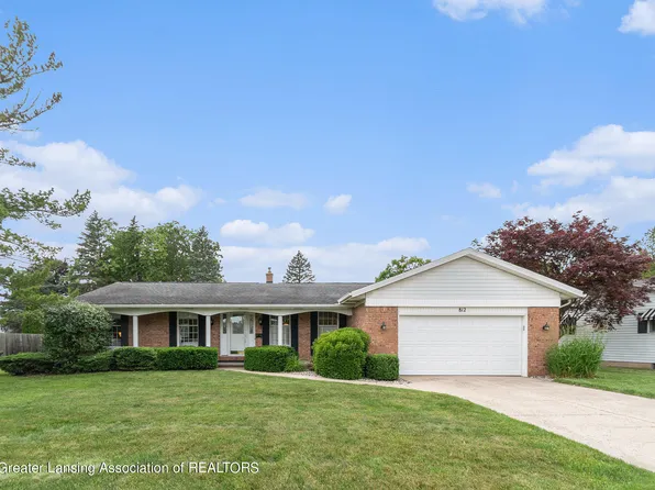 812 Ledge Moor Blvd, Grand Ledge, MI 48837