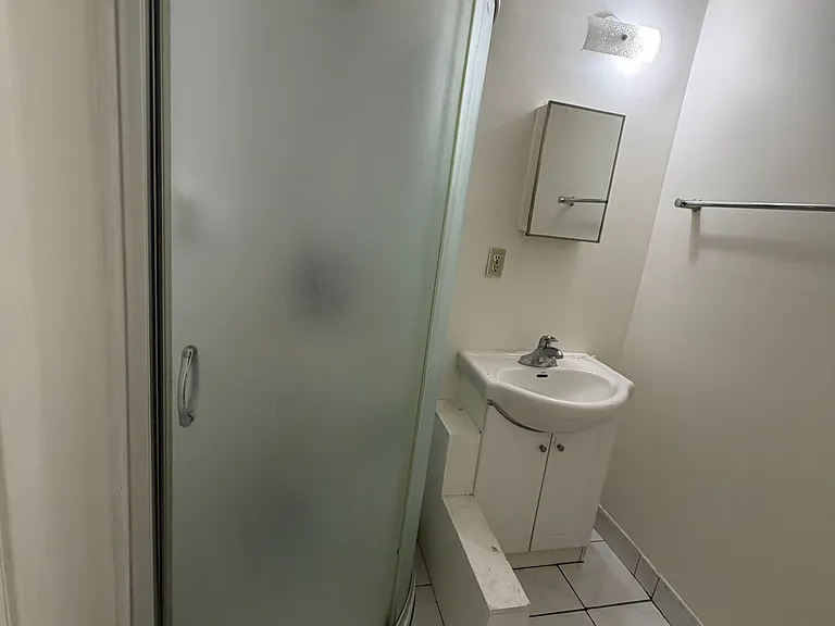 730 Queensbridge Dr — Photo 25