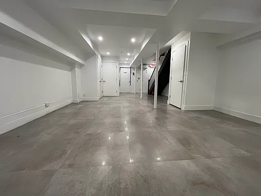 Rented by Bond New York | media 10