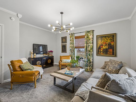 5th image of 500 5th Ave E