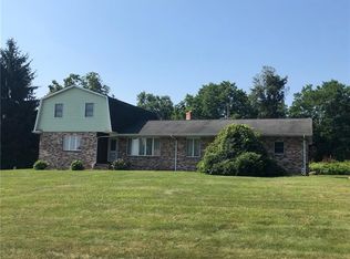 5 Leslie Dr, Edinburg, PA 16116