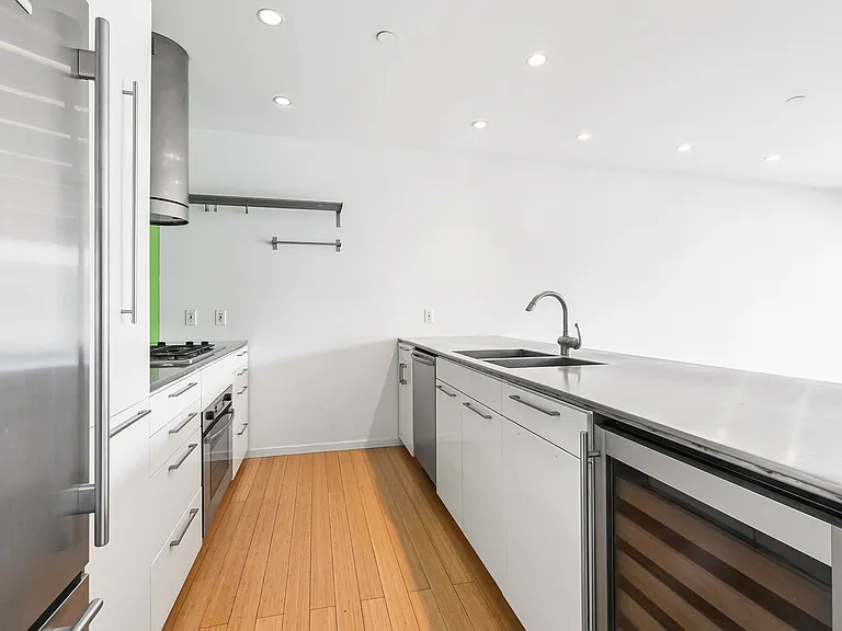 109 Norfolk St #4 — Photo 2