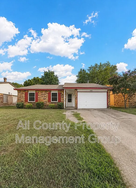 3 bed, 2.0 bath, 1384 sqft, $1,895 — Photo 1