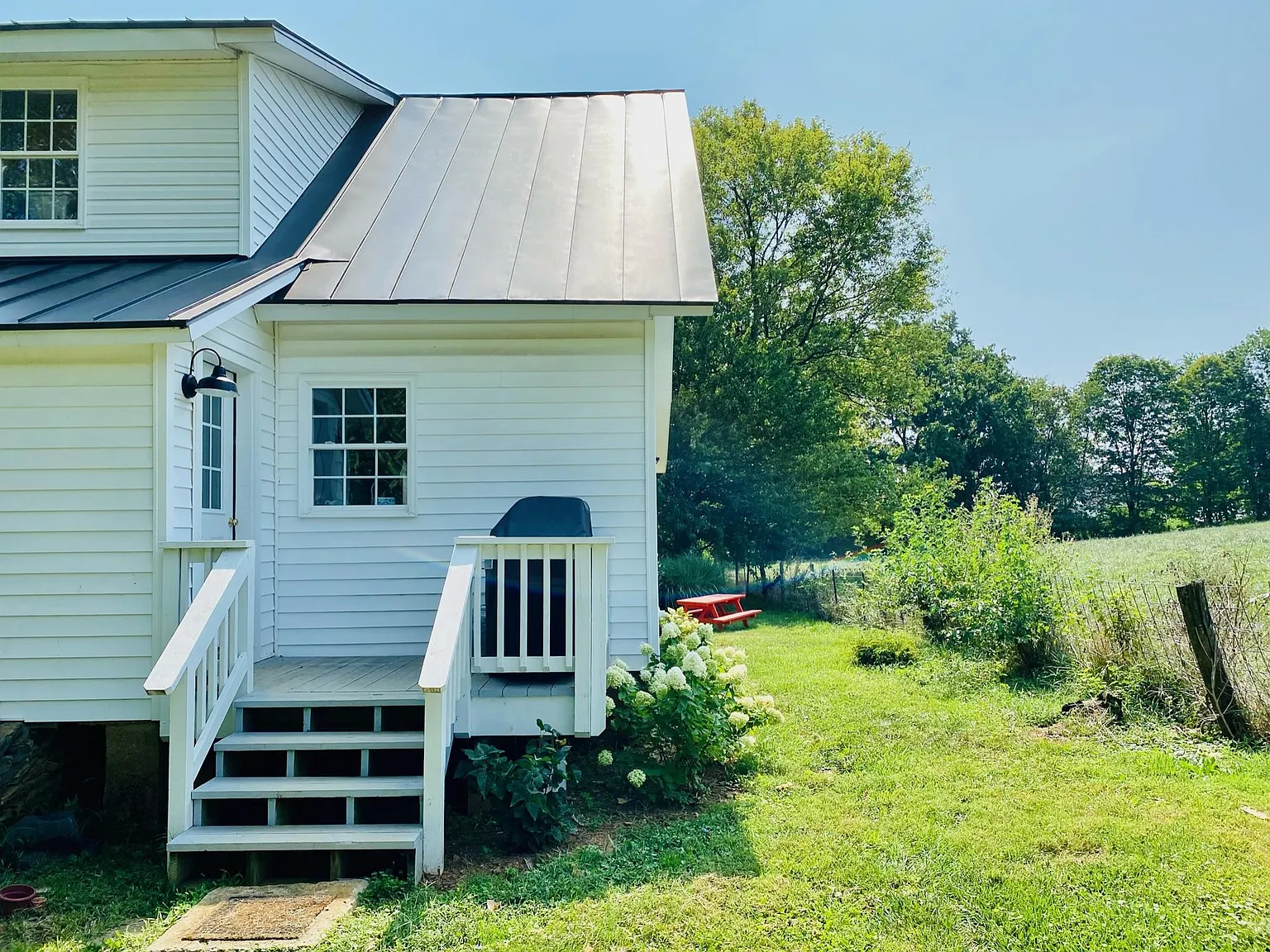 3 bed, 2500 sqft, $3,250 — Photo 4
