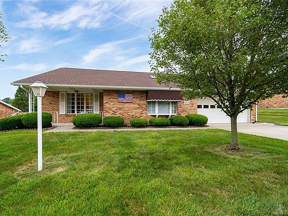 3rd image of 1819 Primrose Ln