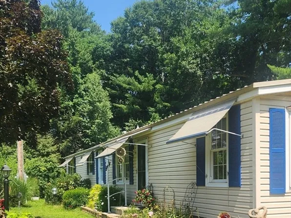281 Chauncey Walker St #A-26, Belchertown, MA 01007
