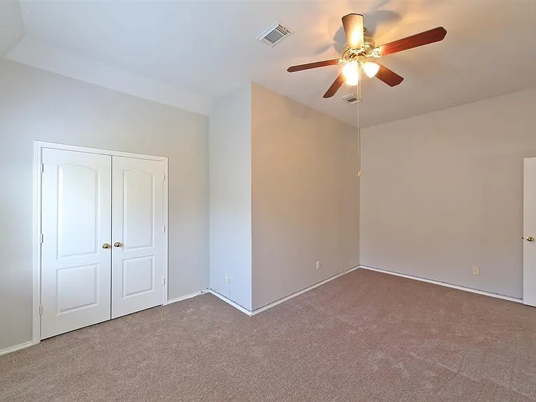 407 Groveton Ridge Ln — Photo 17