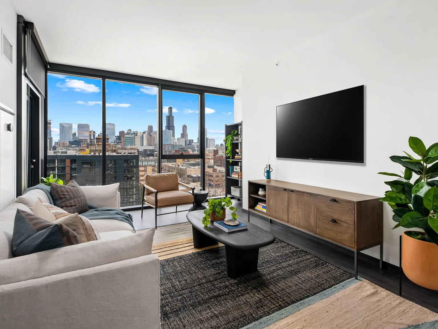 1 bed, 527 sqft, $2,380 — Photo 2