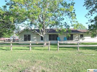 842 Schmidt Rd, Inez, TX 77968