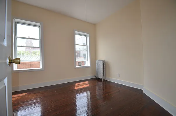 Rented by CITY SKYLINE REALTY INC | media 5