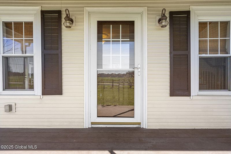 3rd image of 200 Lindsay Road