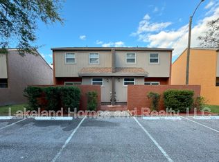 945 Castle Way, Lakeland, FL 33803