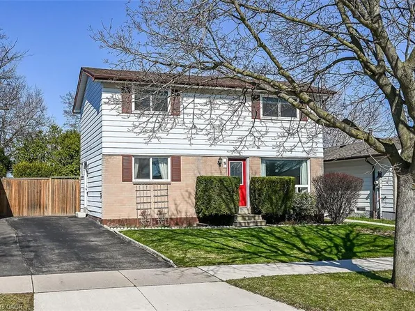 9 Mellenby St, Hamilton, ON L8J 1E6
