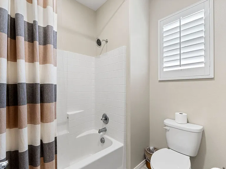 2073 White Alder Ln — Photo 11