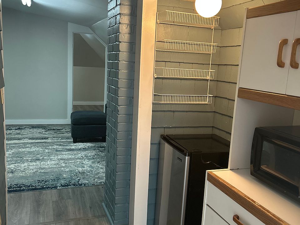 1st image of 10 Harborview Ave APT 2