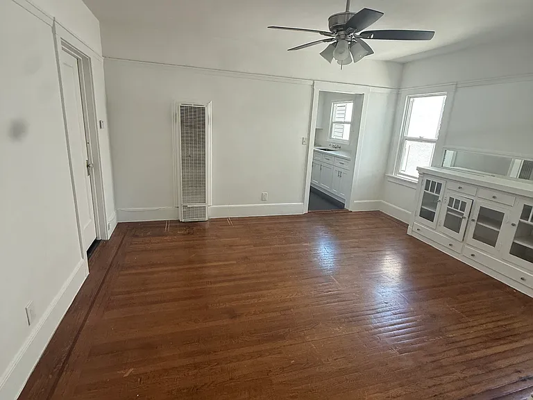 1224 E St #B — Photo 6