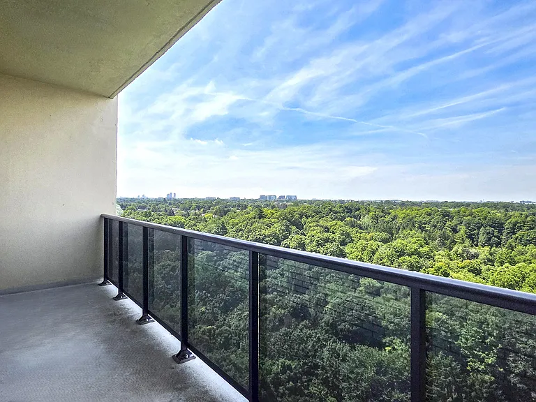 601 Finch Ave W — Photo 14