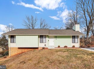 10607 Wayridge Dr, Montgomery Village, MD 20886