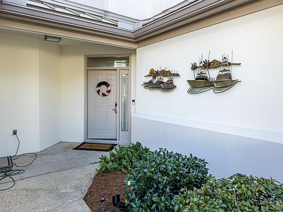 3rd image of 982 Northshore Dr