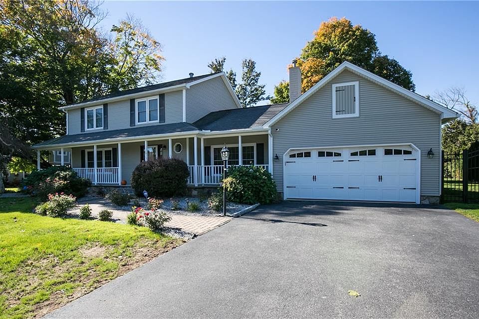 1st image of 16 Whispering Pines Dr