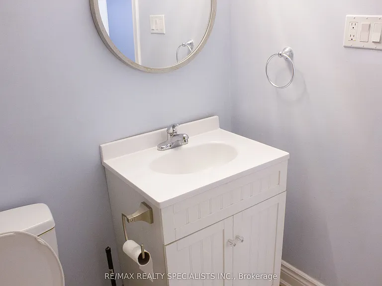 12 Woodgrove Ct #LOWER — Photo 16