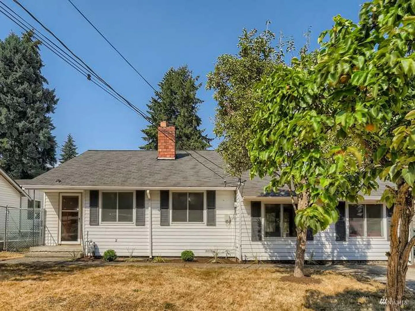 Unique Burien home with updated touches — Photo 2