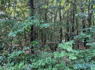 Lyle Cir, Somerville, AL 35670