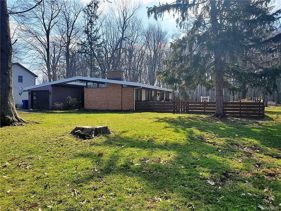 1st image of 1965 Hanley Dr