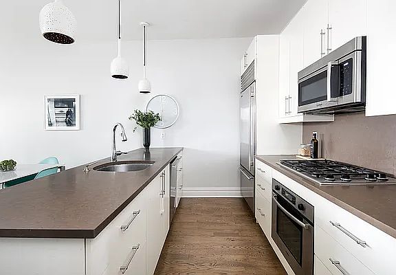 3rd image of 357 4th St APT 3