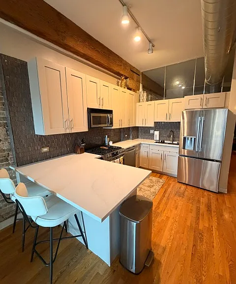 1344 W Madison St #302 — Photo 11