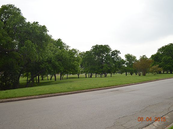 2nd image of 10020 Farmers Branch St