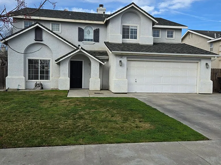 647 Vista Ct — Photo 1