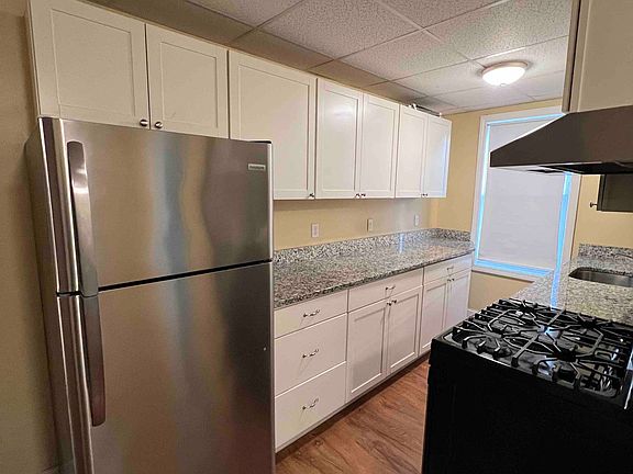 3rd image of 44-44A Oakland Ave #2A