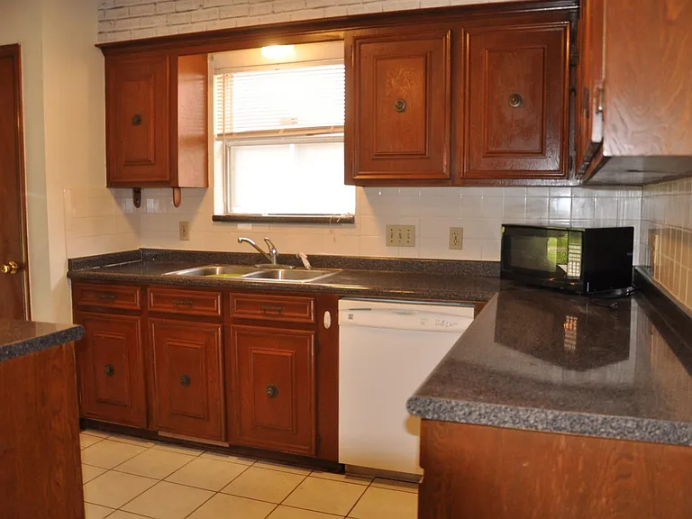 16454 Hickory Knoll Dr — Photo 6
